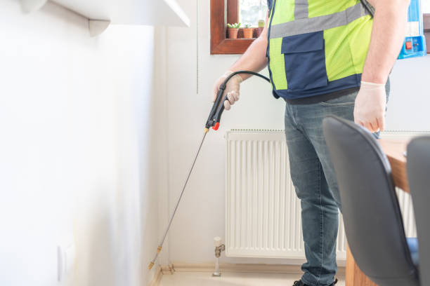 Best Cockroach Control Services  in East Milton, FL